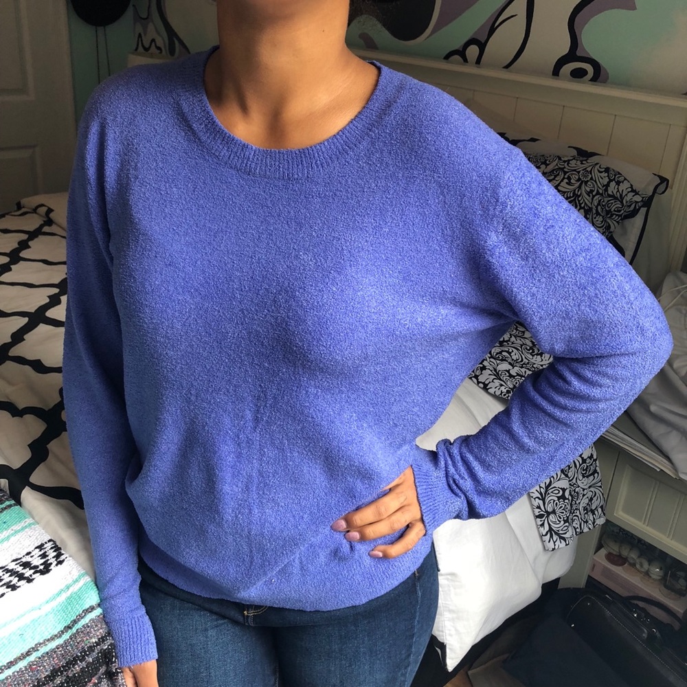❗️SOLD❗️Purple fuzzy sweater